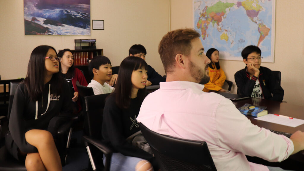 Taipei Teen Tribune class talking
